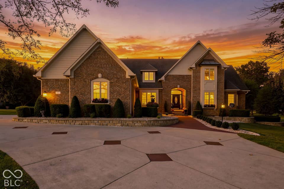 3935 W Smokey Row Road, Bargersville