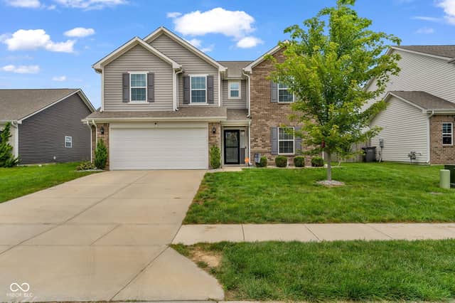 670 Albermarle Drive, Pittsboro, IN 46167, photo 3 of 27