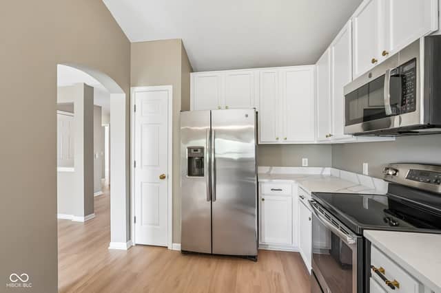 1152 Longwell Lane, Indianapolis, IN 46240, photo 3 of 19