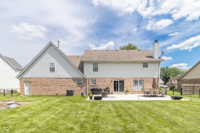 1518 Pippin Drive, Greenfield, IN 46140, photo 4 of 44