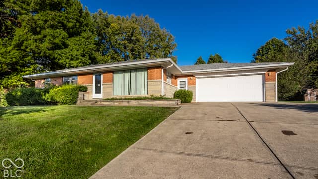 2106 Woodcrest Road, Indianapolis, IN 46227, photo 2 of 32