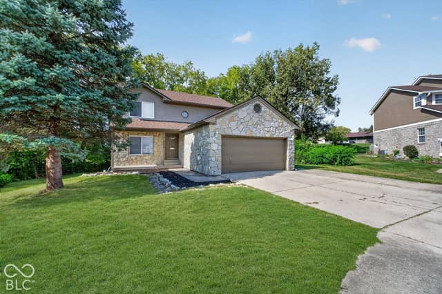 6879 Oak Lake Drive, Indianapolis, IN 46214, photo 3 of 48