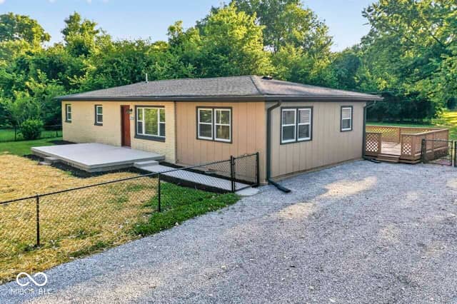 1325 N Wittfield Street, Indianapolis, IN 46229, photo 4 of 49