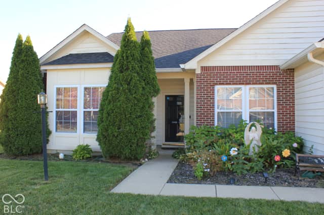 9533 Treyburn Lakes Drive, Indianapolis, IN 46239, photo 3 of 39