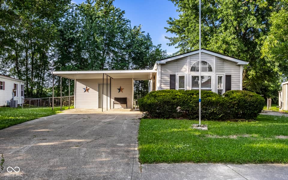1145 Southpointe Drive, Franklin, IN 46131, photo 1 of 28