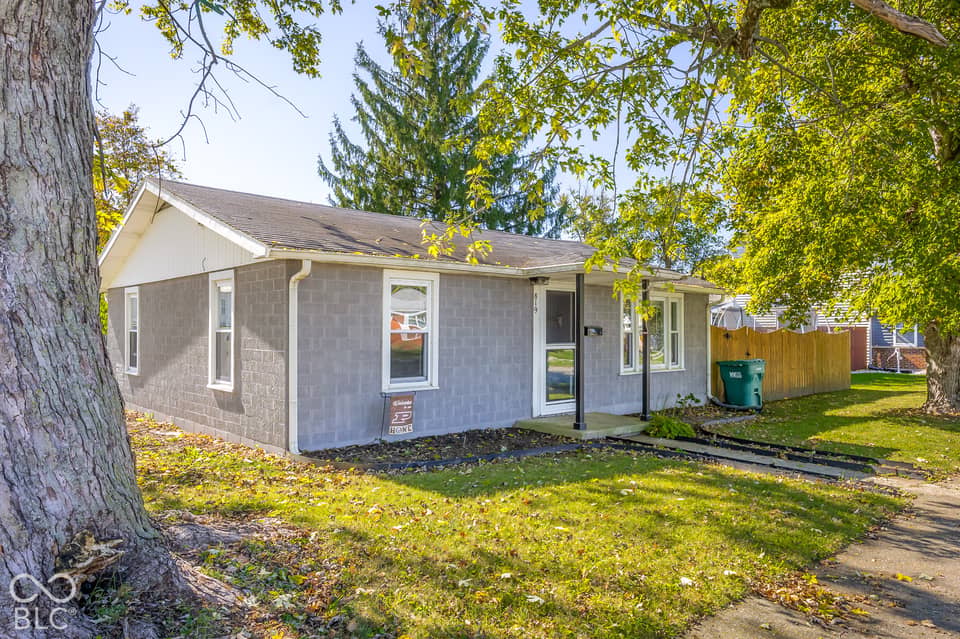 819 Washington Street, Hope, IN 47246, photo 1 of 30