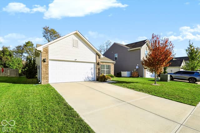 10710 Jimmy Lake Drive, Indianapolis, IN 46239, photo 3 of 39