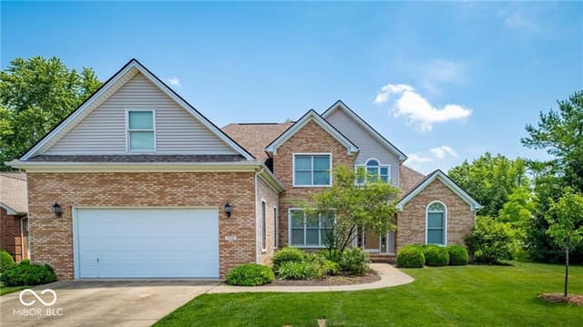 725 Greystone Court, Columbus, IN 47201, photo 4 of 82