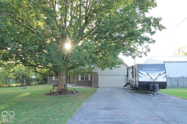 5920 Lafayette Street, Clayton, IN 46118, photo 2 of 29
