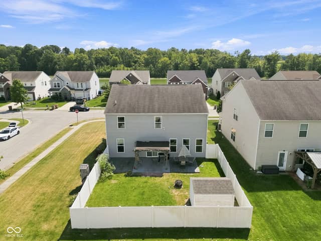 2146 Creek Bank Drive, Columbus, IN 47201, photo 3 of 41