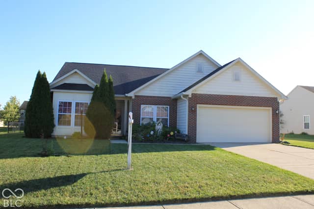9533 Treyburn Lakes Drive, Indianapolis, IN 46239, photo 2 of 39