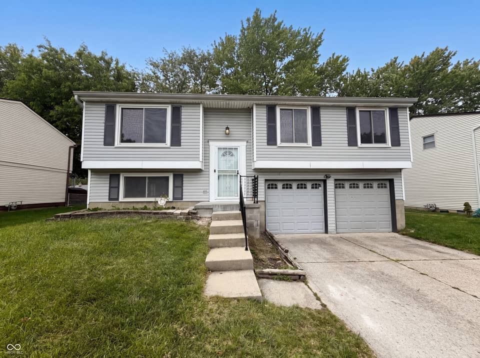 918 Bremerton Drive, Indianapolis, IN 46229, photo 1 of 17