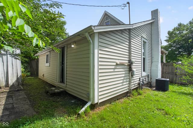 14 Wood Street, Greenfield, IN 46140, photo 5 of 26