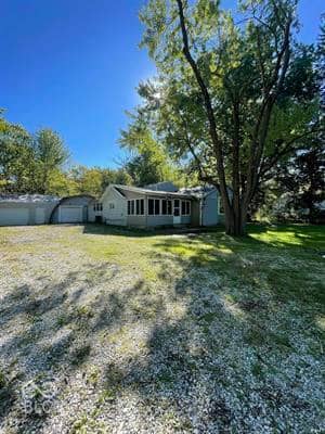 900 S County Road 550 E, Selma, IN 47383, photo 2 of 12