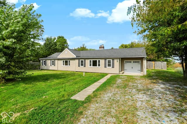7036 E 300 S, Whitestown, IN 46075, photo 2 of 33