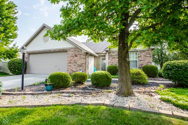 5817 Common Circle, Indianapolis, IN 46220, photo 3 of 38
