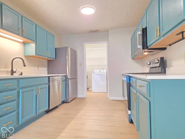 529 Stobus Drive, Greenwood, IN 46143, photo 4 of 9