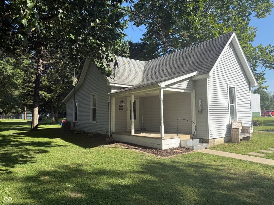 105 S Walnut Street, Roachdale