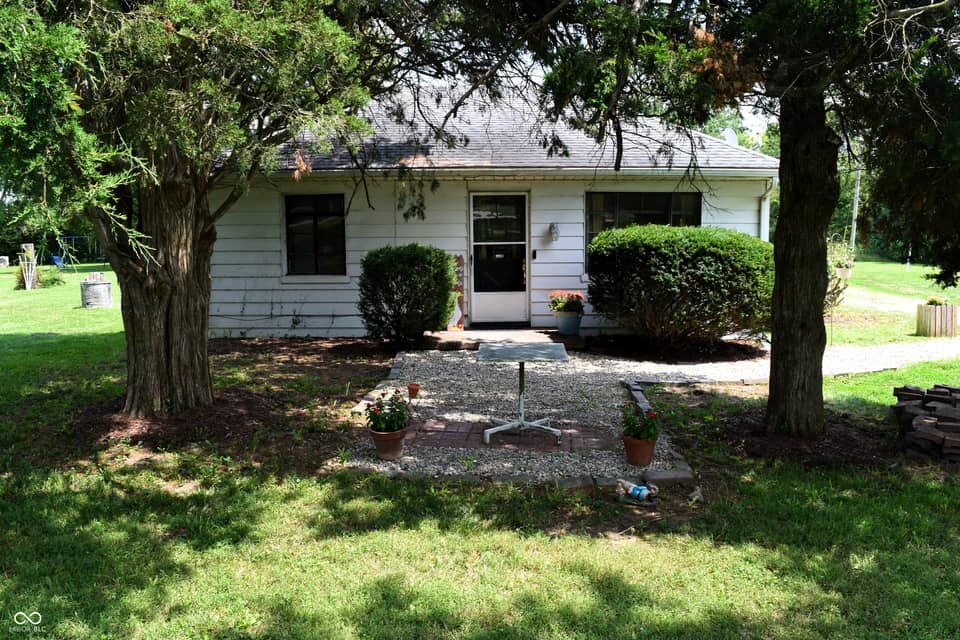1667 S County Road 150 E, Danville