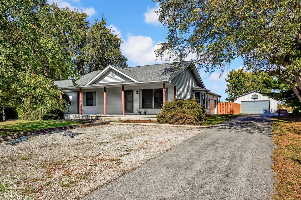 2450 W 300 S, Columbus, IN 47201, photo 1 of 62