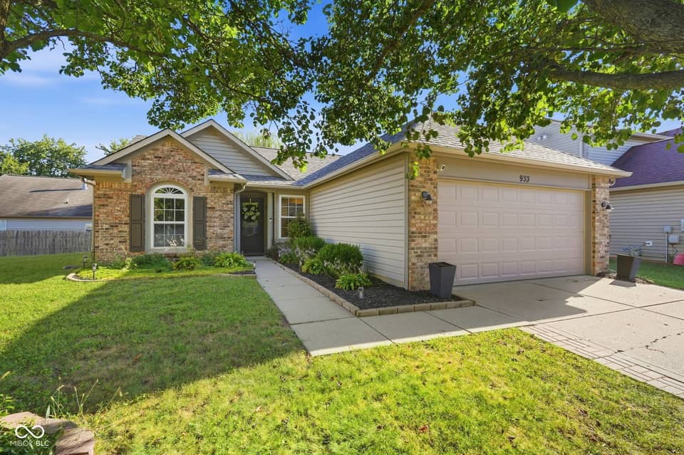 933 Atmore Court, Indianapolis