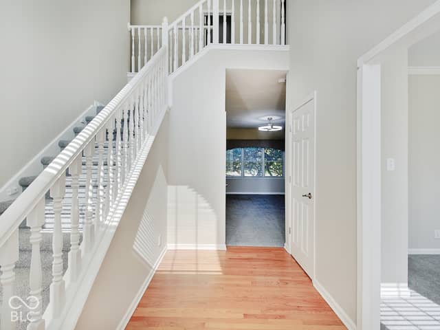 400 Lois Way, Carmel, IN 46032, photo 4 of 59