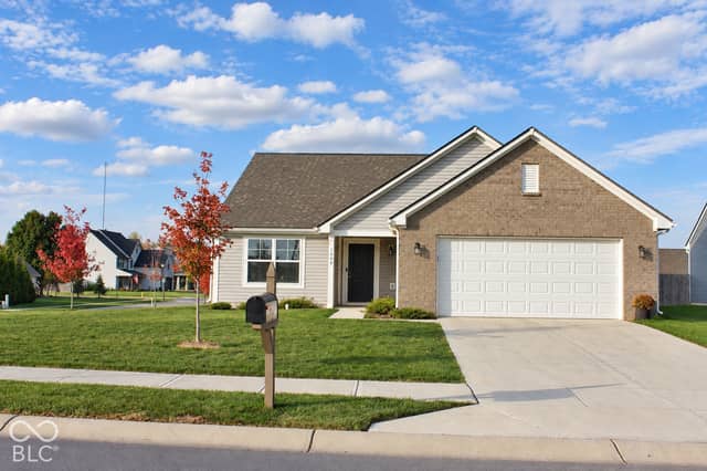 1098 Supernova Drive, Franklin, IN 46131, photo 3 of 35
