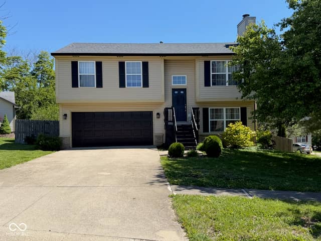 2607 S Southern Pines Court, Bloomington, IN 47403, photo 3 of 27