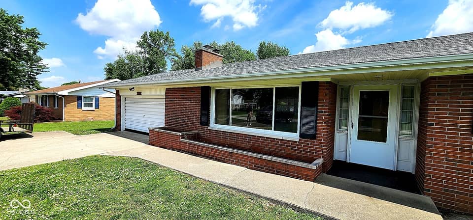 2394 S Sunset Drive, Connersville