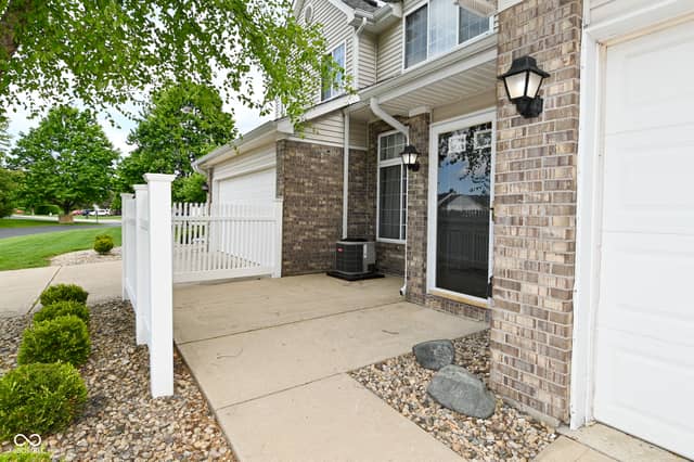 11437 Enclave Boulevard, Fishers, IN 46038, photo 4 of 39