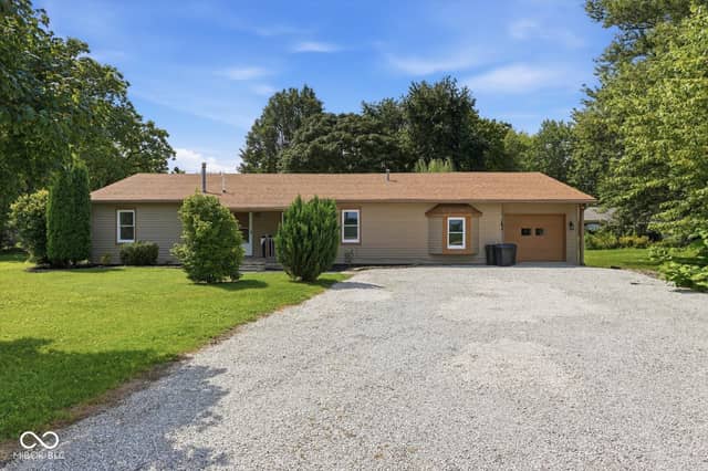 2961 N 100 W, Shelbyville, IN 46176, photo 3 of 44