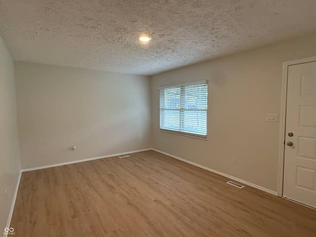 9508 Pepperidge Drive, Indianapolis, IN 46235, photo 5 of 29
