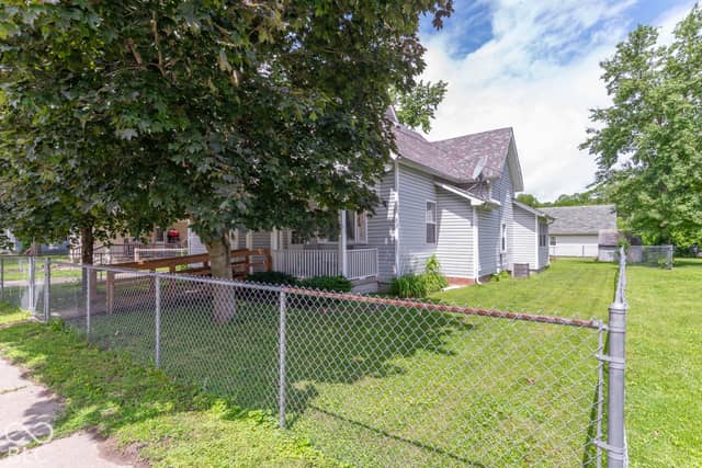 624 W Washington Street, Shelbyville, IN 46176, photo 5 of 25