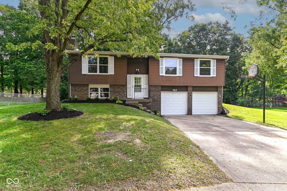 9109 Thrushwood Court, Indianapolis