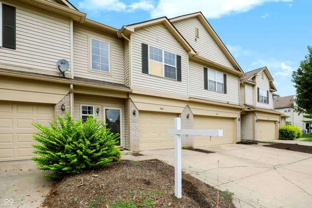 7045 Gavin Drive, Indianapolis, IN 46217, photo 3 of 37