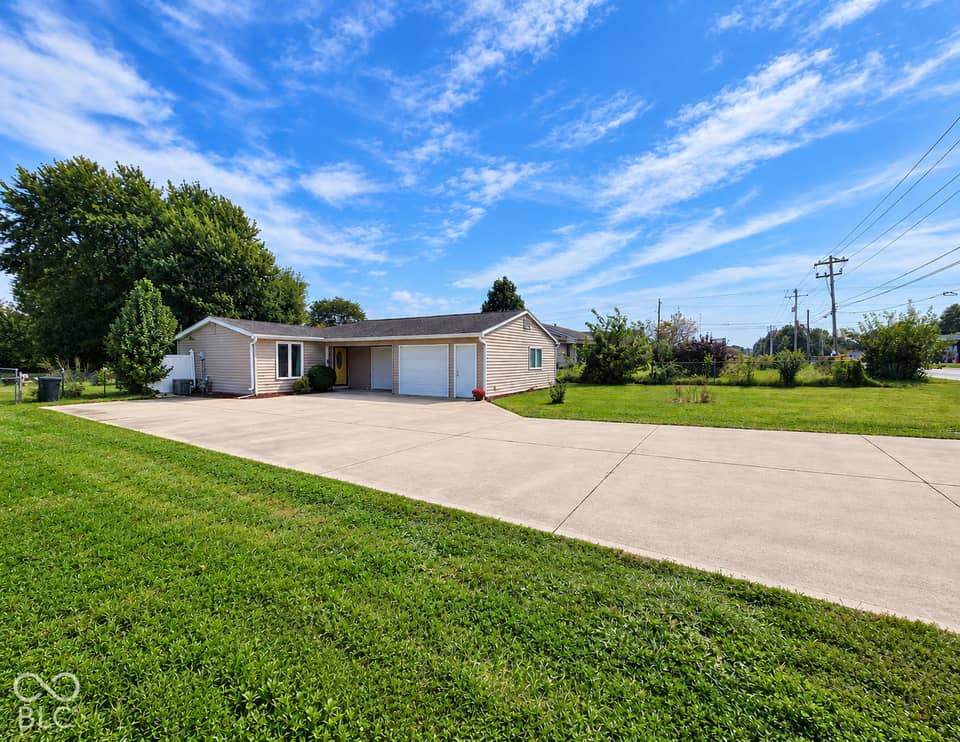 12537 N Paddock Road, Camby, IN 46113, photo 1 of 16