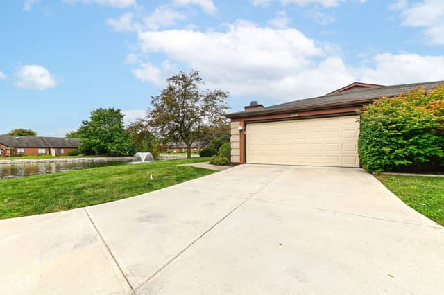 2066 Oak Run Court, Indianapolis, IN 46260, photo 4 of 30
