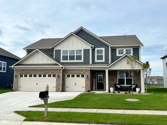 5442 W Turnbuckle Place, McCordsville, IN 46055, photo 2 of 36