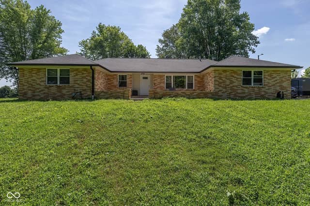 647 N 100 W, Franklin, IN 46131, photo 3 of 24