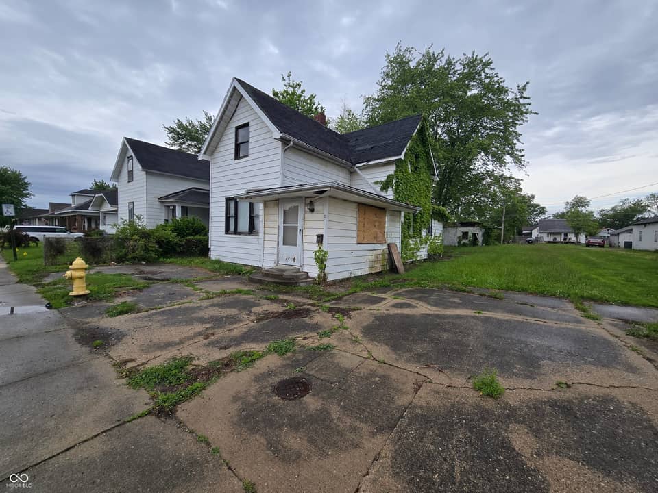 2703 Main Street, Anderson