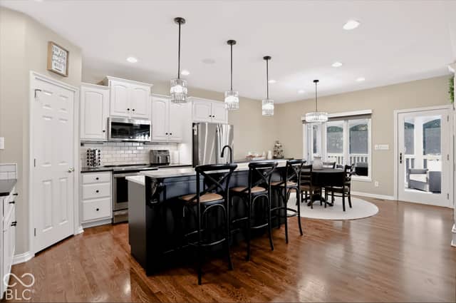 1055 Old Eagle Way, Greenwood, IN 46143, photo 5 of 59