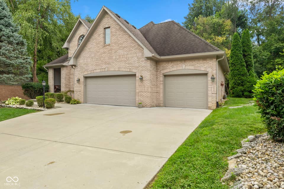 1835 Rooses Lane, Indianapolis, IN 46217, photo 1 of 40