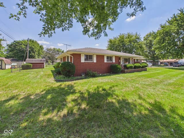 9 W Whitehall Way, Anderson, IN 46013, photo 4 of 43