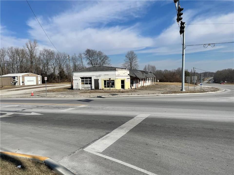 1651 E Us Highway 40, Greencastle