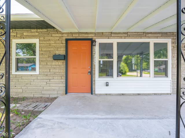 2643 Eagledale Drive, Indianapolis, IN 46222, photo 4 of 47