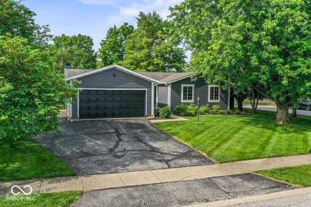 11346 Wood Creek Drive, Carmel, IN 46033, photo 4 of 46