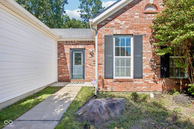 3414 Aylesford Lane, Indianapolis, IN 46228, photo 3 of 33