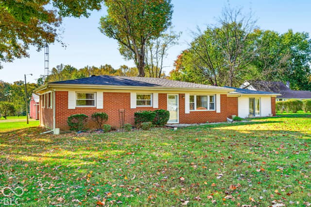 5411 W Ohio Ridge Road, Columbus, IN 47201, photo 4 of 55