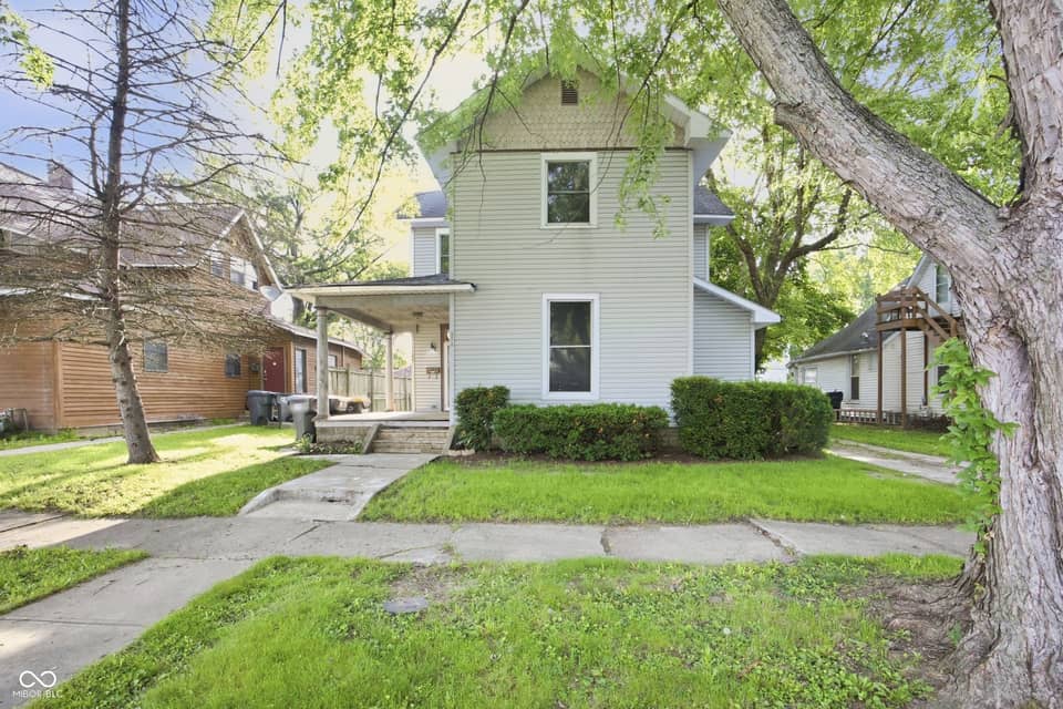 810 College, Anderson, IN 46012, photo 1 of 30