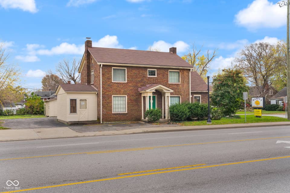 1302 E 10th Street, Jeffersonville